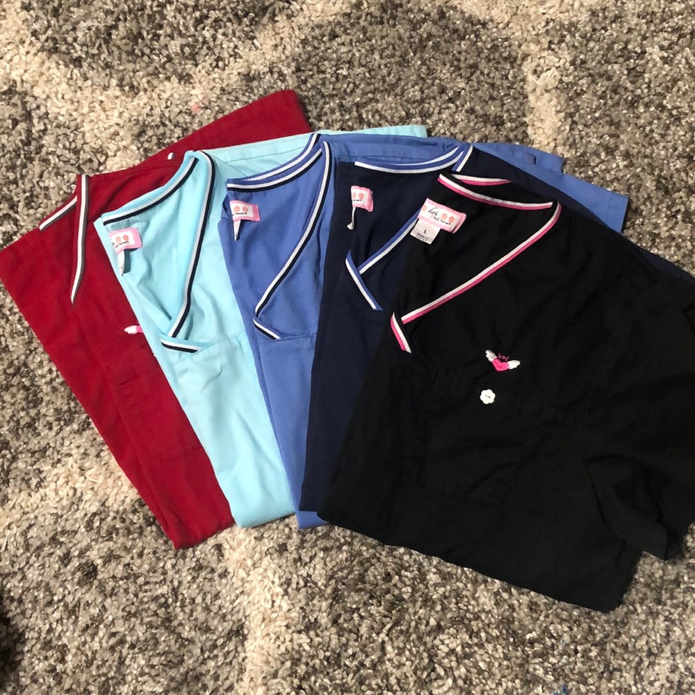 5 pairs of large koi scrub tops